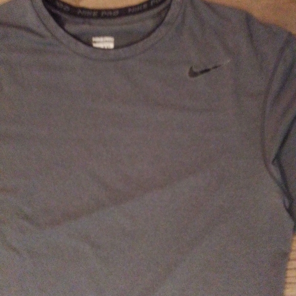 Men's 2xl Nike fitted shirt - Picture 4 of 5